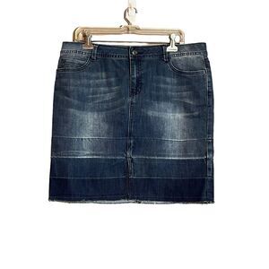 G.H. Bass & co denim skirt. Size 14